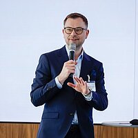 Dr. Dominik Sorber