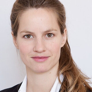 Dr. Apollonia Goll