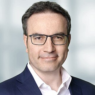 Dr. Alexander Insam